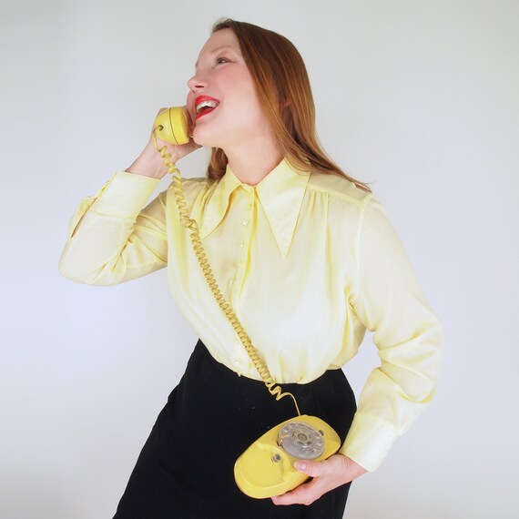 70s Yellow Blouse with Big Pointed Collar & Lots o