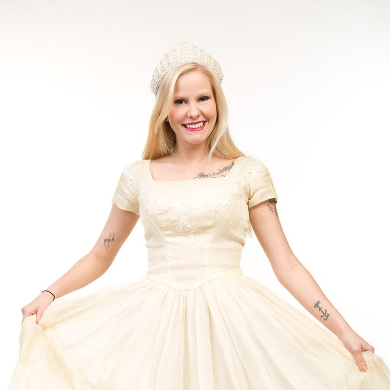 50s Cream Cotton Organdy Long Wedding Gown with Rose Appliques S