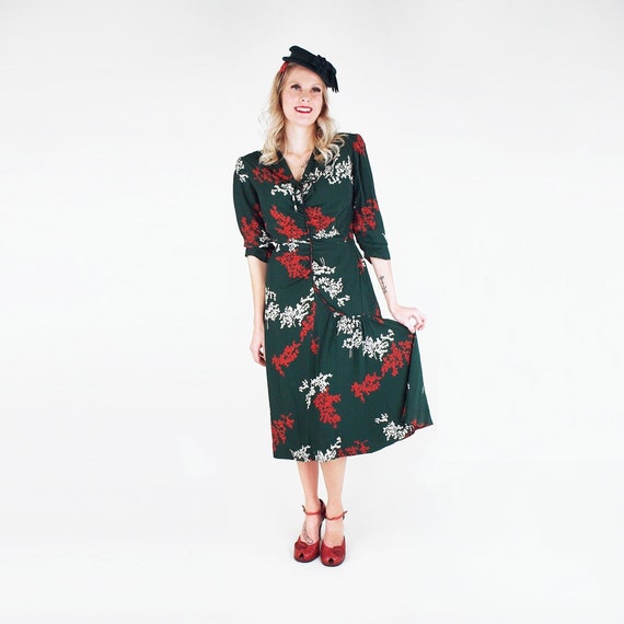 Late 40s Printed Green Rayon Dress with Ruching X… - image 1