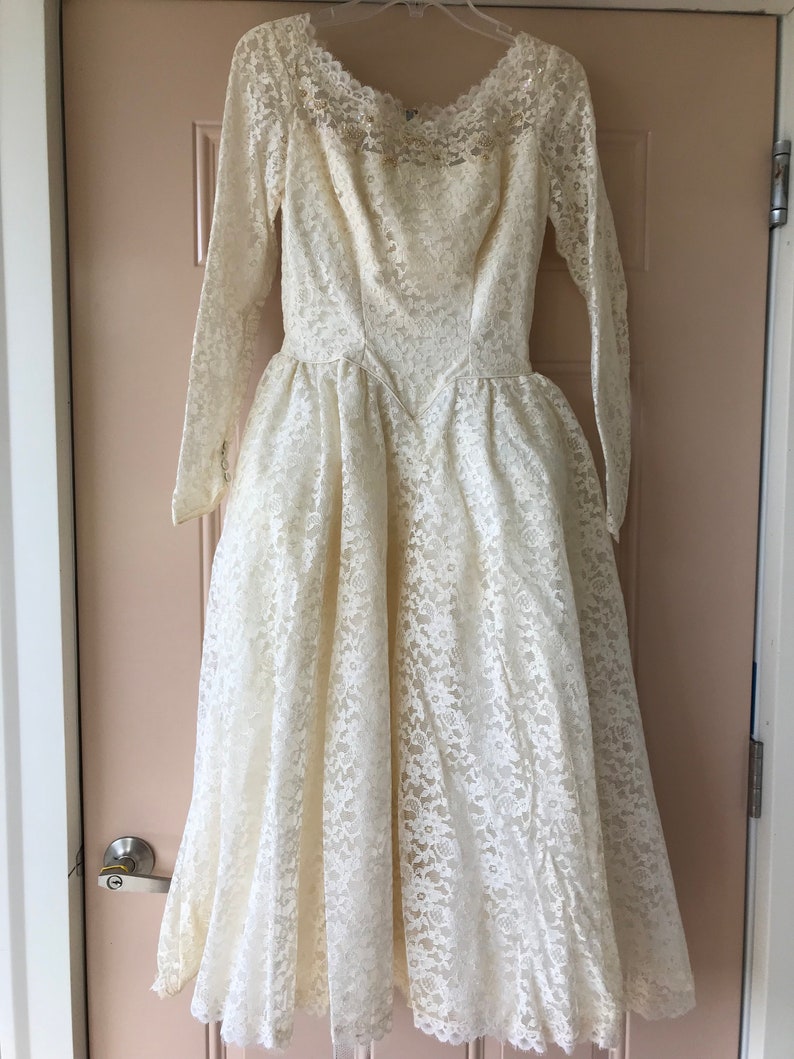 1930s Brides Gown Wedding Gown Wedding Gown Lace Bridal Gown Vintage Bridal Gown Display Brides Gown