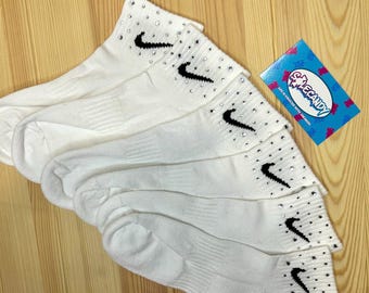1 paio di calzini alla caviglia Nike decorati con cristalli / Calzini Nike scintillanti / Abbigliamento streetwear personalizzato scintillante