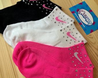 3er Pack Kristall verzierte Nike Metallic Pink Ankle Socken | Bling Nike Socken | Funkelnde individuelle Streetwear