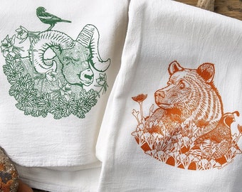 Animal Tea Towel Gift Set | Grizzly Bear and Bighorn Sheep