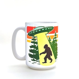 UFO Coffee Mug – Funny 15 oz Alien Coffee Cup, Sci-Fi Gift for Believers