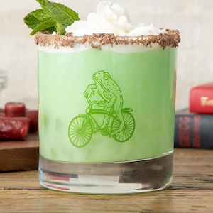 Frog Rocks Glass – Copo de uísque de 10 onças com sapo ciclista, presente engraçado para bar