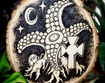 Plant Creature Pyrography Decor - Grave Robber