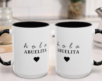 Hola Abuelita-mugg, graviditetsavslöjandemugg, spansk bebismeddelandemugg, mormorsmuggpresent, graviditetsavslöjande till morföräldrar, bebisavslöjande 2026