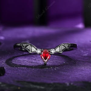 Alliance gothique aile de chauve-souris rubis poire, bague à superposer en moisanite vampire, cadeau de mariée