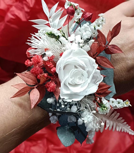 Ramillete de muñeca rojo clásico rústico francés para boda, hecho