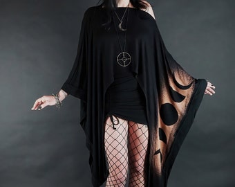 Extra Long Kimono Sleeve Moon Phase Top