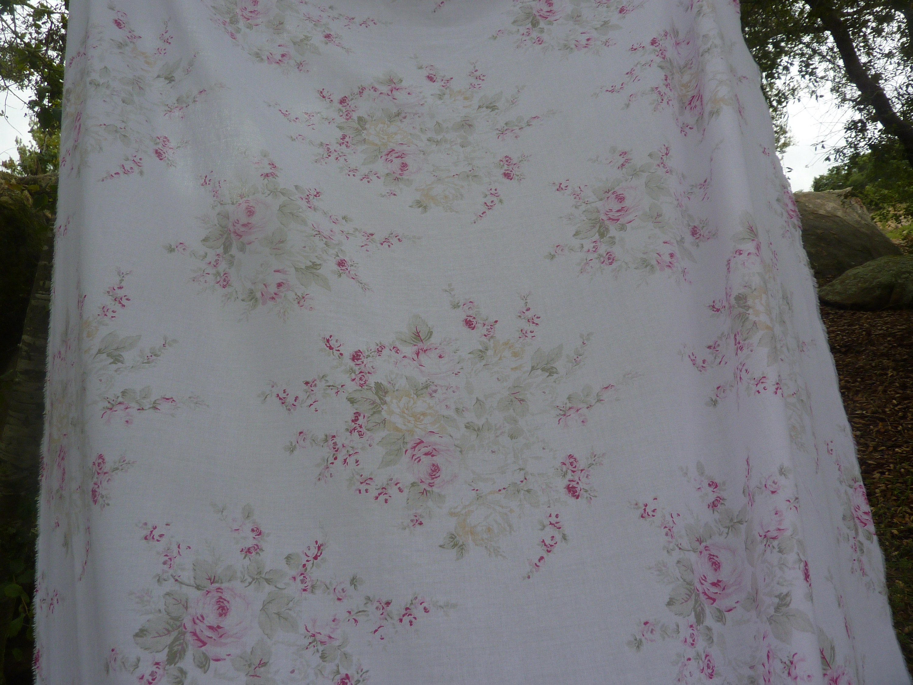 Rachel Ashwell Shabby Chic Roseblossom ***PINK GROUND