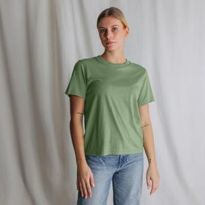 Women's Organic Cotton Tee: Plain Sustainable T-Shirt image 9