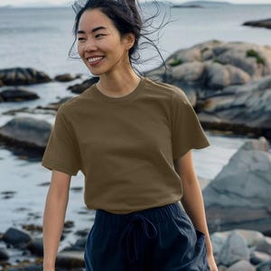 Women's Organic Cotton Tee: Plain Sustainable T-Shirt image 2