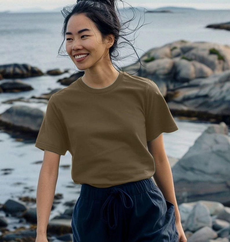 Women's Organic Cotton Tee: Plain Sustainable T-Shirt image 2