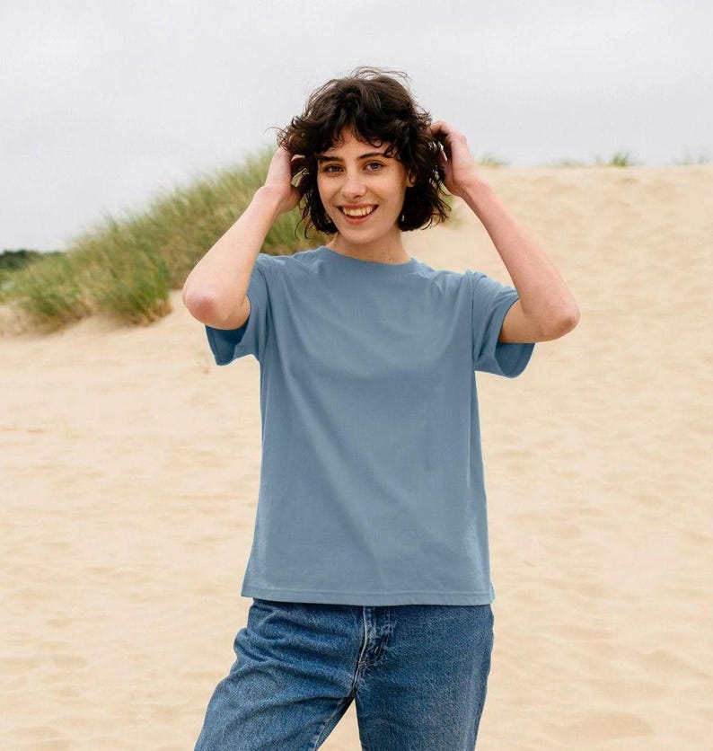 Women's Organic Cotton Tee: Plain Sustainable T-Shirt image 3