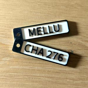 Custom Text Number-Plate Keychain