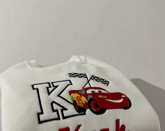 Personliga kläder för barn och vuxna inspirerade av racerbilar | kläder med broderade karaktärer
