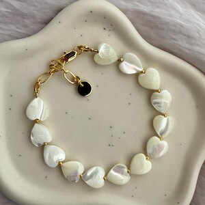 Heart Shell Beaded Bracelet: 18k Gold Clasp, Adjustable Beach Jewelry