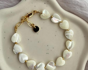Heart Shell Beaded Bracelet: 18k Gold Clasp, Adjustable Beach Jewelry