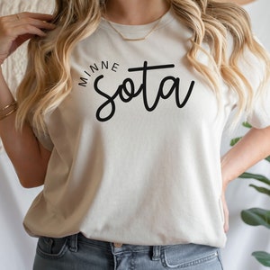 Minnesota Shirt, Women’s Minnesota Shirt, State Of Minnesota Shirt, Minnesota Girl Tee, Moving to Minnesota Gift Tee, Minnesota Travel Shirt