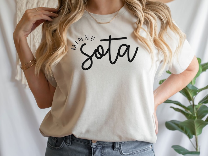 Minnesota Shirt, Women’s Minnesota Shirt, State Of Minnesota Shirt, Minnesota Girl Tee, Moving to Minnesota Gift Tee, Minnesota Travel Shirt