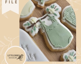 Op de afbeelding: Een set van drie keramische mokken met een gespikkelde, matte afwerking. De mokken zijn in crème, lichtgrijs en donkergrijs. Elke mok heeft een eenvoudig, minimalistisch ontwerp en een afgeronde handgreep.