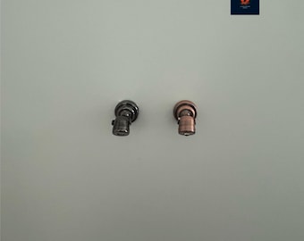 Focos en miniatura a escala 1:12. Los proyectos de bricolaje iluminan tus exhibiciones con estos mini focos que se pueden usar como luz de pared o luz de piso.
