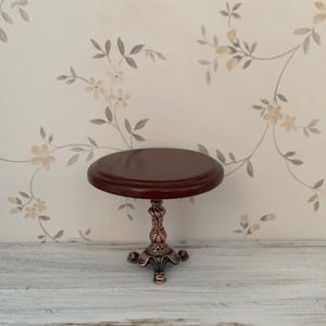 1:12 Dollhouse Round Table wooden with metal legs