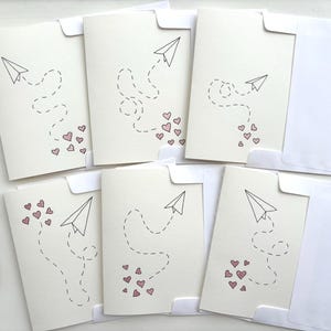 Juego de tarjetas de felicitación "Aviones de papel con corazones" pintadas a mano (no impresas), acuarela original