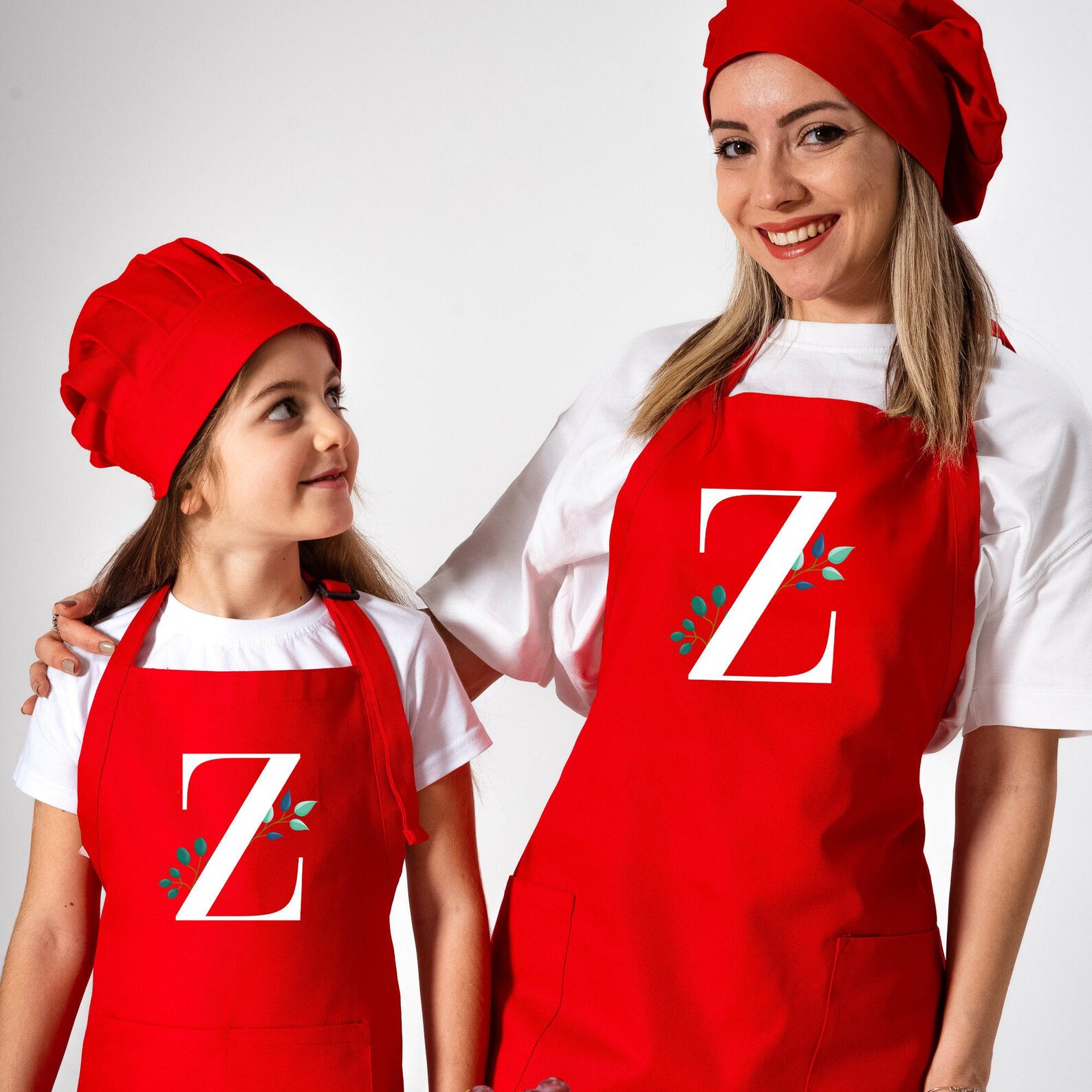 Written Aprons Personalized Initial Apron,custom Letter Monogram Apron,initial Apron ...