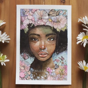 Blossom Spirit – Dipinto Originale ad Acquerello di una Donna tra Fiori, Arte Botanica, Decorazione Primaverile, Mini Pittura