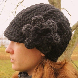 Gorro de crochet personalizado para mujer, 70 colores, gorro de invierno tejido con flores para mujer, personalizado, un regalo único y exclusivo para su mamá. imagen 3