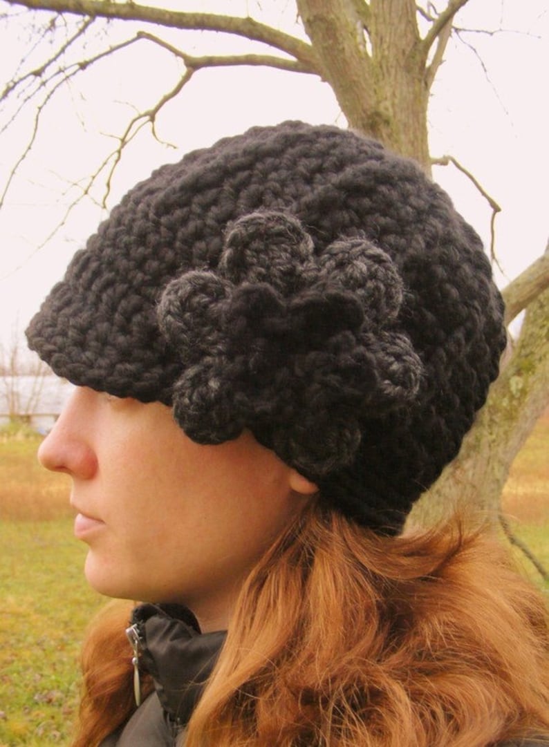 Gorro de crochet personalizado para mujer, 70 colores, gorro de invierno tejido con flores para mujer, personalizado, un regalo único y exclusivo para su mamá. imagen 3