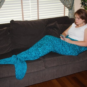 Adult Mermaid Tail Blanket Knitting Pattern  - PDF 415a - INSTANT DOWNLOAD -- Circular and Back-and-Forth Options Included