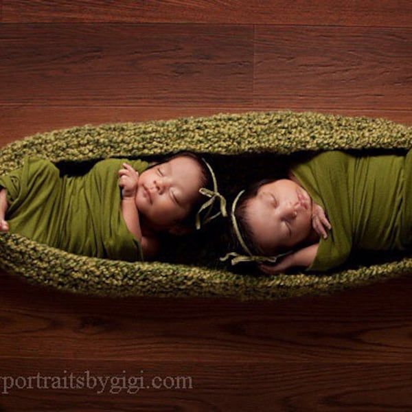 Two Peas in a Pod Photo Prop Knitting Pattern Number 112 -- INSTANT DOWNLOAD