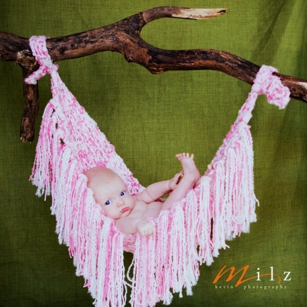 Fringe Hammock Knitting Pattern, PDF 103, INSTANT DOWNLOAD -- Newborn Photo Prop -- Very Easy -- Over 35,000 Patterns Sold