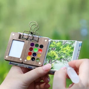 Paleta pequeña de acuarela de madera de 12 cuadrículas, paleta de pintura de artista, suministros de pintura portátiles de viaje, paleta de suministros de pintura, regalo para ella / niños