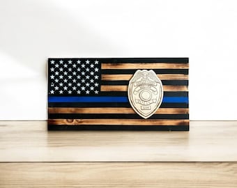 Bandera de línea azul delgada de madera grabada personalizada de 9,5"x18,5", regalo para agentes de la ley, aprecio por el cumplimiento de la ley, decoración de pared para la policía