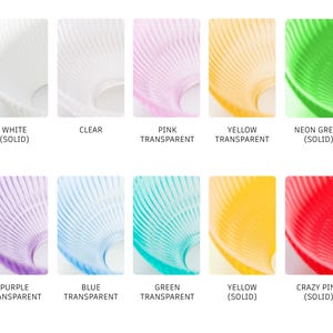 Yoli: Luminária de mesa, cabeceira e escrivaninha moderna. Luz ambiente, original e suave. Disponível em rosa, vermelho, azul, verde, roxo e amarelo, com formato ondulado. Fabricada no Reino Unido. imagem 11