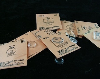 100 Vintage Plastic Watch Crystals in Original Paper Envelopes - BULK - WHOLESALE - Large Lot (DR-017-T)