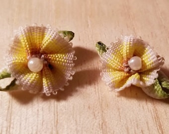 10 Sewn Yellow Ribbon Violets (Flowers) w/Tiny Faux Pearl Center & Green Ribbon Leaves - Variegated - Delicate - Sew On (DR-013)