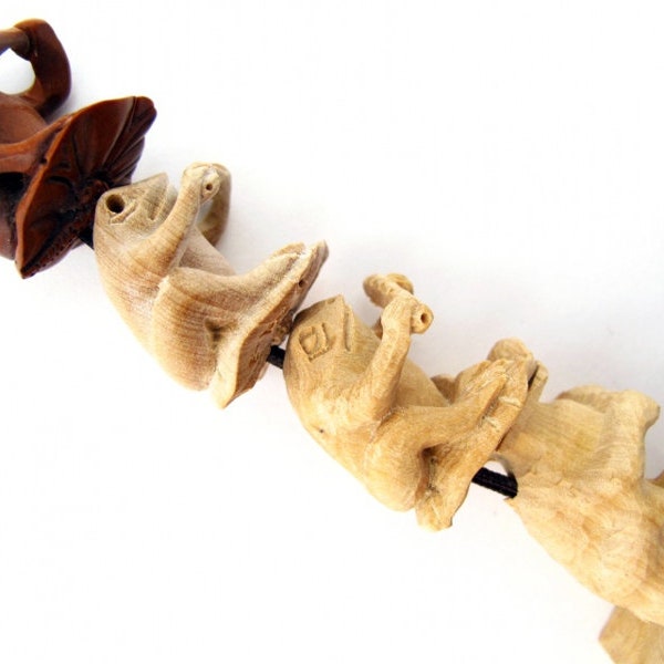 Progressive Ojime FROG Carving Sample Bead Set - 5 pcs - From Wood Block to Finished Bead in Brocade or Silk Sari Bag (DR-005)