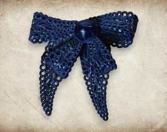Vintage 1940s Midnight Blue Lacy Openwork Plastic Bow Pin - See Full Description - Non-Returnable (dr-002)