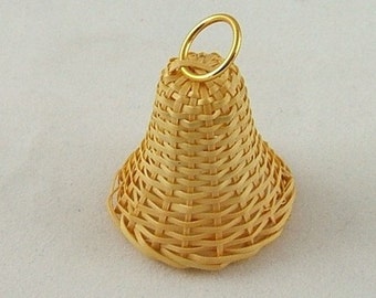 5 Vintage Wicker Bells - Straw Bell - Ornament - Pendant - Package Tie - Christmas - 1950s - Mid-Century (DR-013)