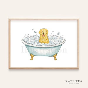 Könnte beinhalten: Eine Aquarellillustration eines Golden Retriever-Hundes, der ein Bad in einer weißen Badewanne mit blauer Verzierung nimmt. Der Hund sitzt in der Wanne, der Kopf über dem Wasser und die Pfoten auf dem Rand der Wanne. Es gibt Blasen um den Hund und im Wasser.