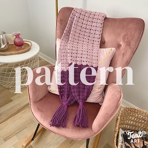 Crochet Scarf Pattern - Two-Color Design with Bold Tassels. Fringe scarf pattern. Color dipped scarf pattern. Two tone scarf pattern.