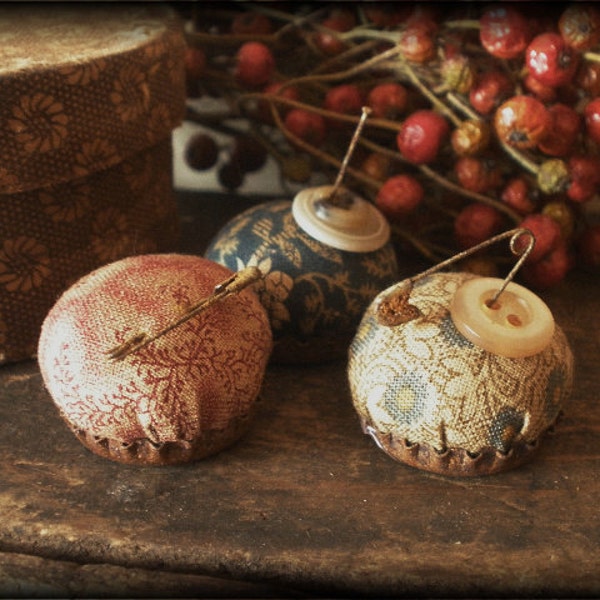 Sweet Little Primitive Pincushions Digital PATTERN - Liberty Creek