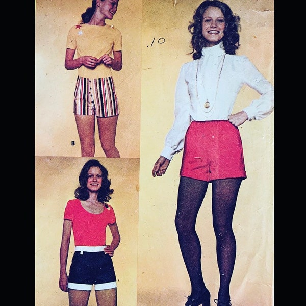 Short Shorts Pattern, Pattern Shorts, Hot Pants Sewing Pattern, Women Shorts Pattern, Vintage Shorts Patterns, 70s Pattern, McCalls 2800 W25
