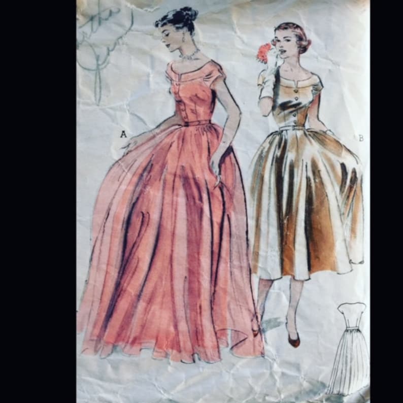 Vintage 50s Full Skirt Sabrina Bateau Neckline Button Front Ball Evening Formal Gown Sewing Pattern 6298 B32