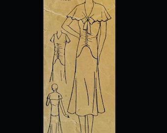 Puede incluir: Una ilustración de patrón de costura vintage etiquetada SCALLOP No 22347. El dibujo muestra un vestido con una capa festoneada, un escote con lazo y un corpiño ajustado con fruncido vertical central. Incluye bocetos de vista frontal y trasera.